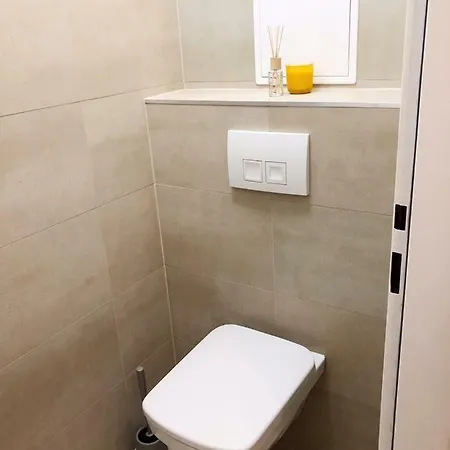 Lemon Apartment,free Parking,1 Min Bus 프라하
